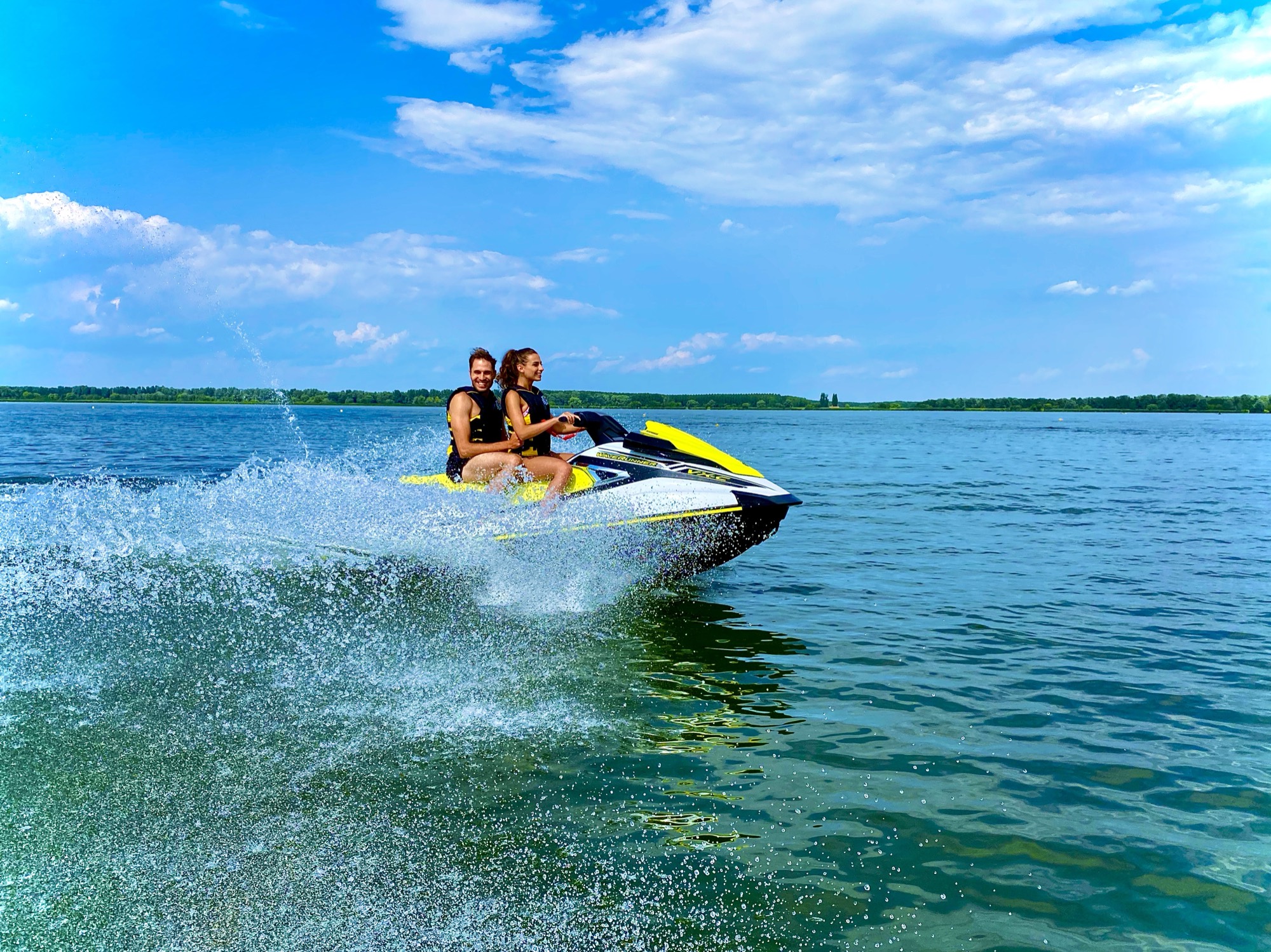 Jet-ski a Tisza-tón
